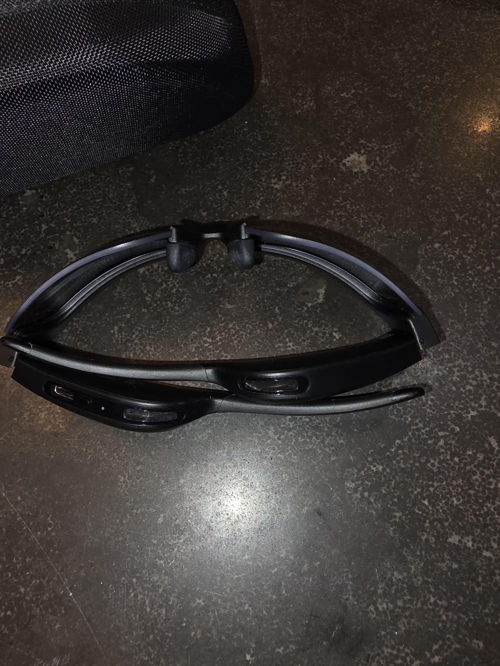 Bose Black Sunglasses with Protective Case - Picture 8 of 12